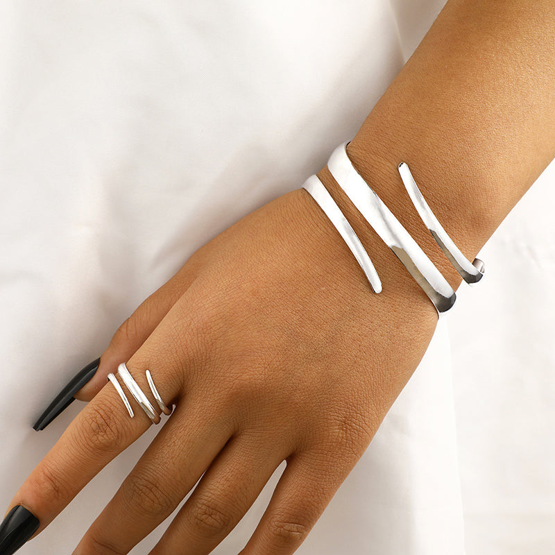 Women’s Open Curve Bracelet and Ring Set
